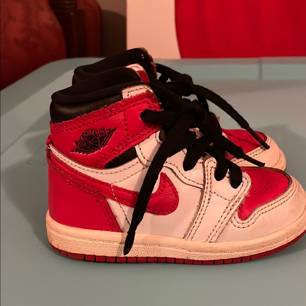 Nike Kids Shoes Red and White